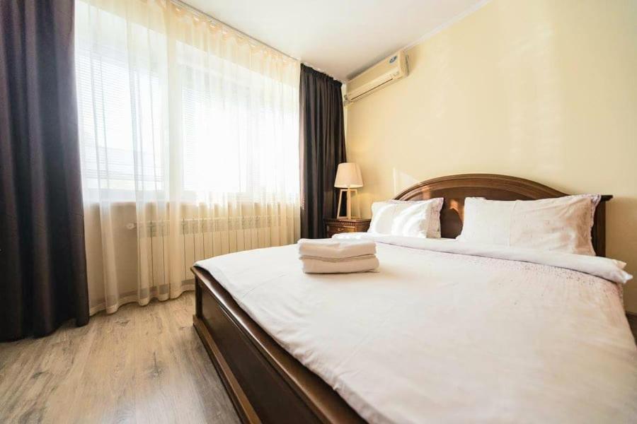 1 Room 65M2 Center Of Obolon Near River Side. Kiev Ngoại thất bức ảnh